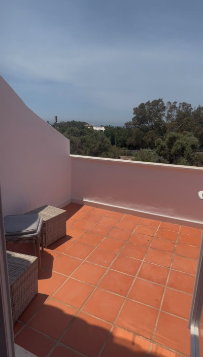 5 Bedroom Semi-Detached House in Artola