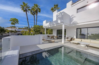 5 Bedroom Duplex in El Paraiso