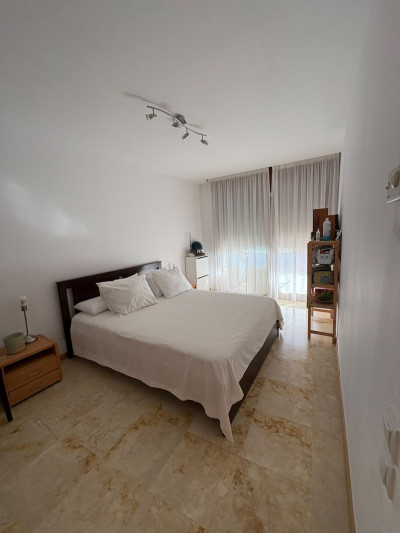 3 Bedroom Middle Floor Apartment in Marbella - Image 5