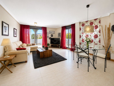 2 Bedroom Middle Floor Apartment in Selwo - Image 4