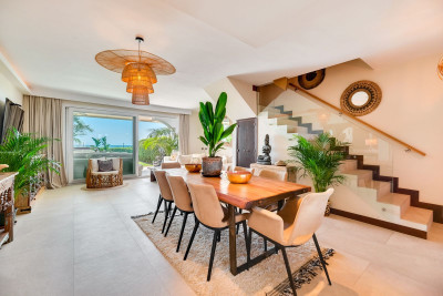 4 Bedroom Townhouse in Las Chapas - Image 2
