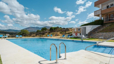 3 Bedroom Penthouse in Doña Julia - Image 2