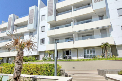 3 Bedroom Middle Floor Apartment in San Pedro de Alcántara - Image 1