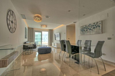 3 Bedroom Middle Floor Apartment in San Pedro de Alcántara - Image 2