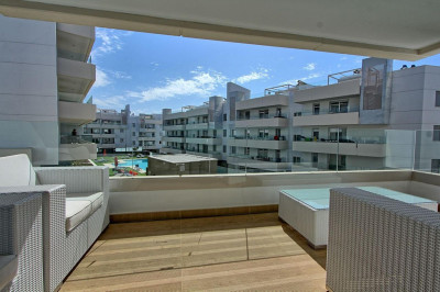 3 Bedroom Middle Floor Apartment in San Pedro de Alcántara - Image 3