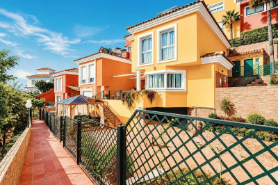 3 Bedroom Townhouse in Torremar - Image 1