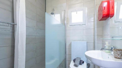 3 Bedroom Ground Floor Apartment in Marbella - Image 4