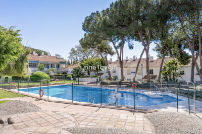 2 Bedroom Middle Floor Apartment in Nagüeles