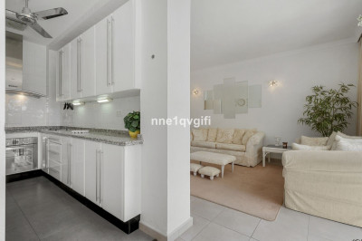 2 Bedroom Middle Floor Apartment in Nagüeles - Image 5