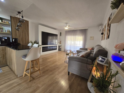 3 Bedroom Middle Floor Apartment in Marbella - Image 2