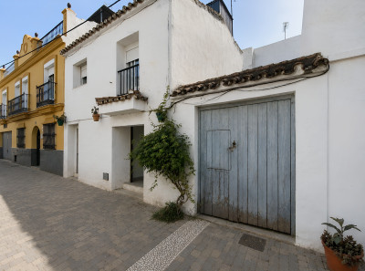 3 Bedroom Townhouse in Estepona - Image 1