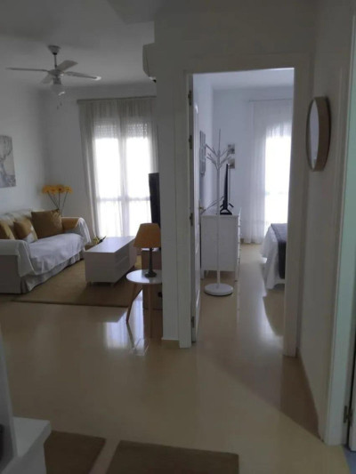 3 Bedroom Middle Floor Apartment in San Luis de Sabinillas - Image 2