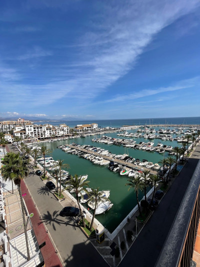 3 Bedroom Penthouse in La Duquesa - Image 4