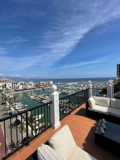 3 Bedroom Penthouse in La Duquesa - Image 5