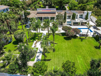 6 Bedroom Detached Villa in Marbella - Image 2