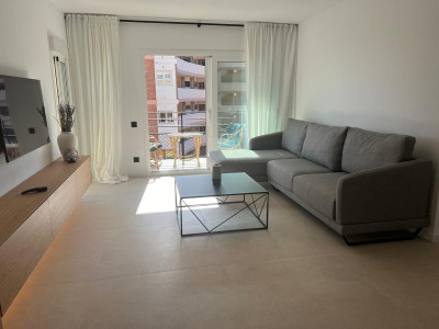2 Bedroom Middle Floor Apartment in Marbella - Image 4