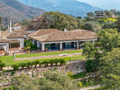 7 Bedroom Detached Villa in La Mairena - Image 3