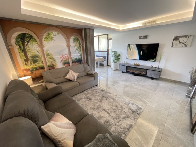 3 Bedroom Middle Floor Apartment in Marbella - Image 4