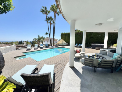 5 Bedroom Detached Villa in La Cala de Mijas - Image 1