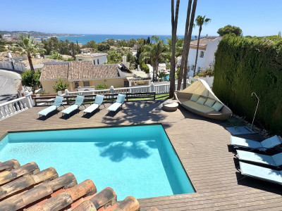 5 Bedroom Detached Villa in La Cala de Mijas - Image 2