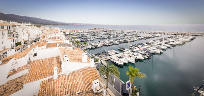 2 Bedroom Middle Floor Apartment in Puerto Banús - Image 5