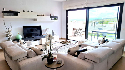 4 Bedroom Semi-Detached House in Manilva - Image 3