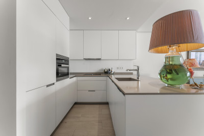 3 Bedroom Middle Floor Apartment in The Golden Mile - Image 4