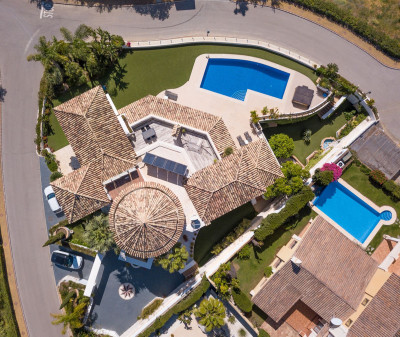 5 Bedroom Detached Villa in Benahavís - Image 3