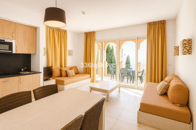 1 Bedroom Middle Floor Apartment in Manilva - Image 3