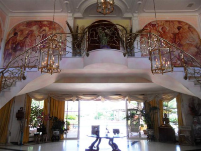 8 Bedroom Detached Villa in La Quinta - Image 2