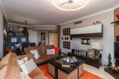 3 Bedroom Penthouse in Bel Air - Image 2