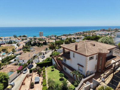 6 Bedroom Detached Villa in Riviera del Sol - Image 1