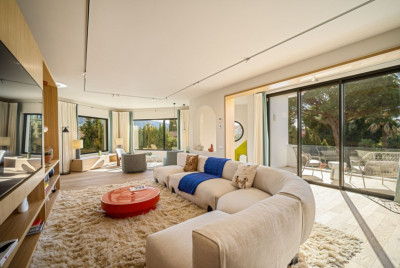 4 Bedroom Detached Villa in Nueva Andalucía - Image 4