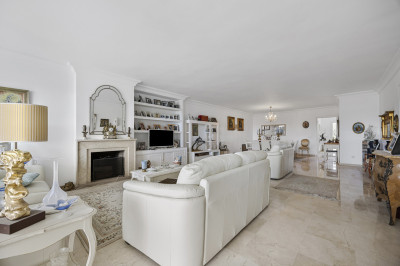 2 Bedroom Middle Floor Apartment in Guadalmina Alta - Image 4