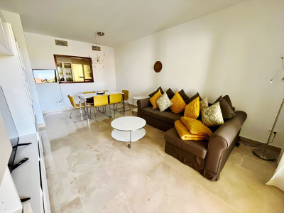 2 Bedroom Ground Floor Apartment in La Duquesa - Image 2