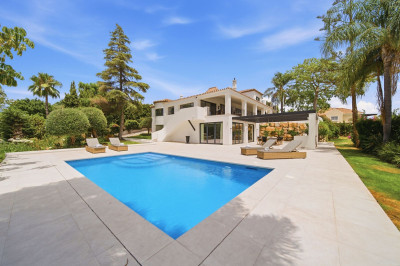 5 Bedroom Detached Villa in Benahavís - Image 1