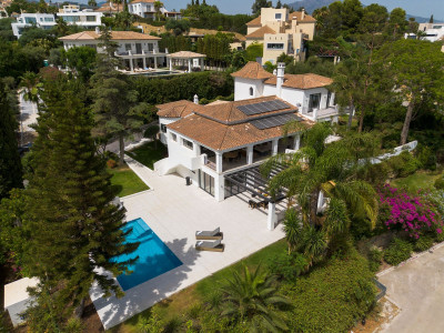 5 Bedroom Detached Villa in Benahavís - Image 2