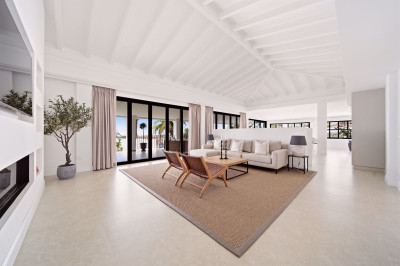 5 Bedroom Detached Villa in Benahavís - Image 4