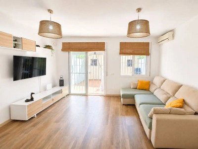 3 Bedroom Townhouse in Estepona - Image 2