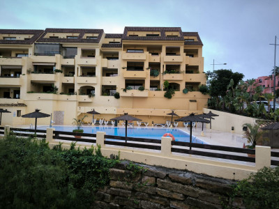 2 Bedroom Middle Floor Apartment in La Duquesa