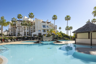 3 Bedroom Middle Floor Apartment in New Golden Mile - Image 2