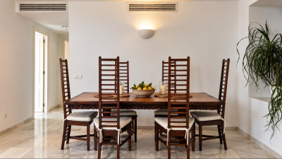 2 Bedroom Middle Floor Apartment in Puerto Banús - Image 3