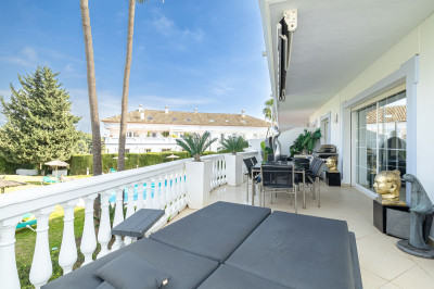 2 Bedroom Ground Floor Apartment in Nueva Andalucía - Image 5