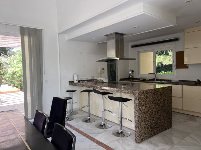 4 Bedroom Detached Villa in Bahía de Marbella - Image 5
