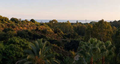2 Bedroom Middle Floor Apartment in Elviria - Image 3