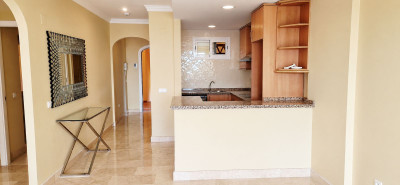 2 Bedroom Middle Floor Apartment in Elviria - Image 5
