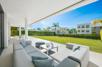 3 Bedroom Ground Floor Apartment in Estepona - Image 3