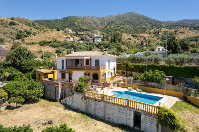 4 Bedroom Detached Villa in Mijas - Image 2