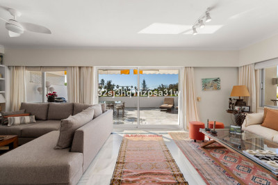 4 Bedroom Middle Floor Apartment in Guadalmina Baja - Image 5
