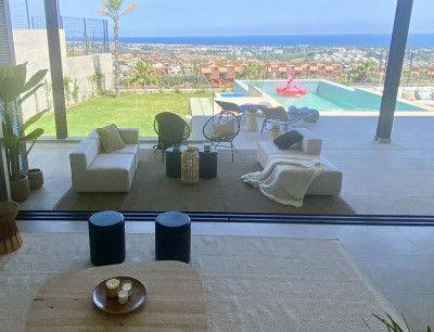 5 Bedroom Detached Villa in Benahavís - Image 1